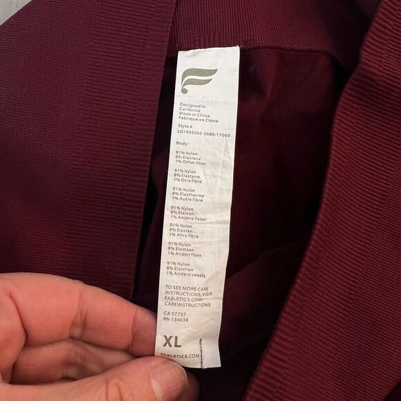 Fabletics sync 7/8 perforated legging size xl - Picture 8 of 8